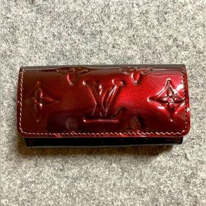 Louis Vuitton 4 Key Holder in Burgundy Vernis Leather